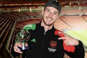 任意球双响！赖斯发文：我们会继续努力，谢谢大家所有的支持❤️