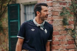 尤文图斯三客，布冯真是行走的衣架啊