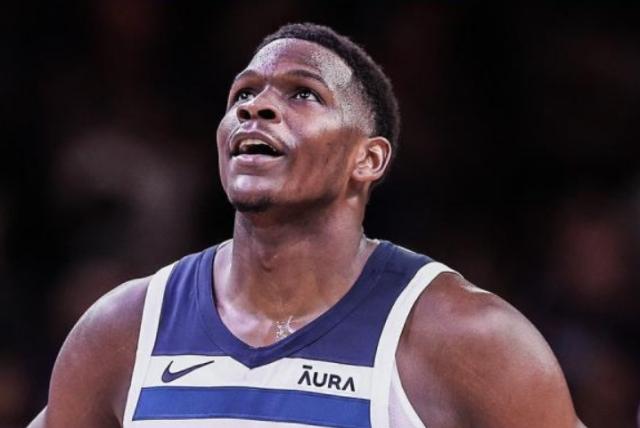 九游体育注册登录-魔术师回怼爱德华兹狂妄言论：不和没冠军的人对话